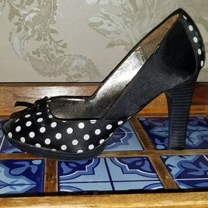 Shoes - ⬇ PRICE DROP 🖤 Adorable Peep-toe polka dots Shoes - ⬇ PRICE DROP 🖤 Adorable Peep-toe polka dots